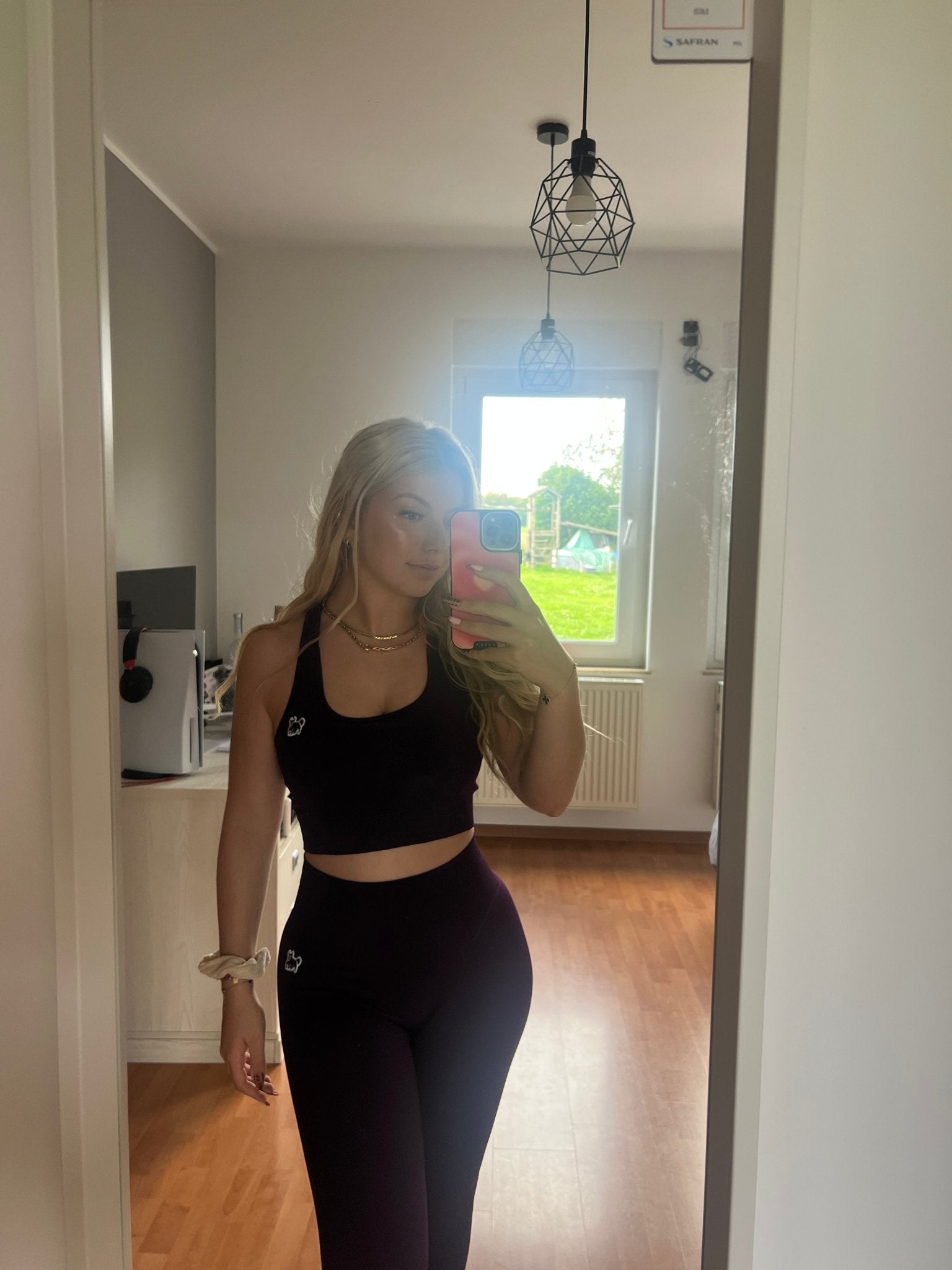 Leggings That Speak Confidence: Why YAKWARY Customers Can’t Stop Smiling - YAKWARY®