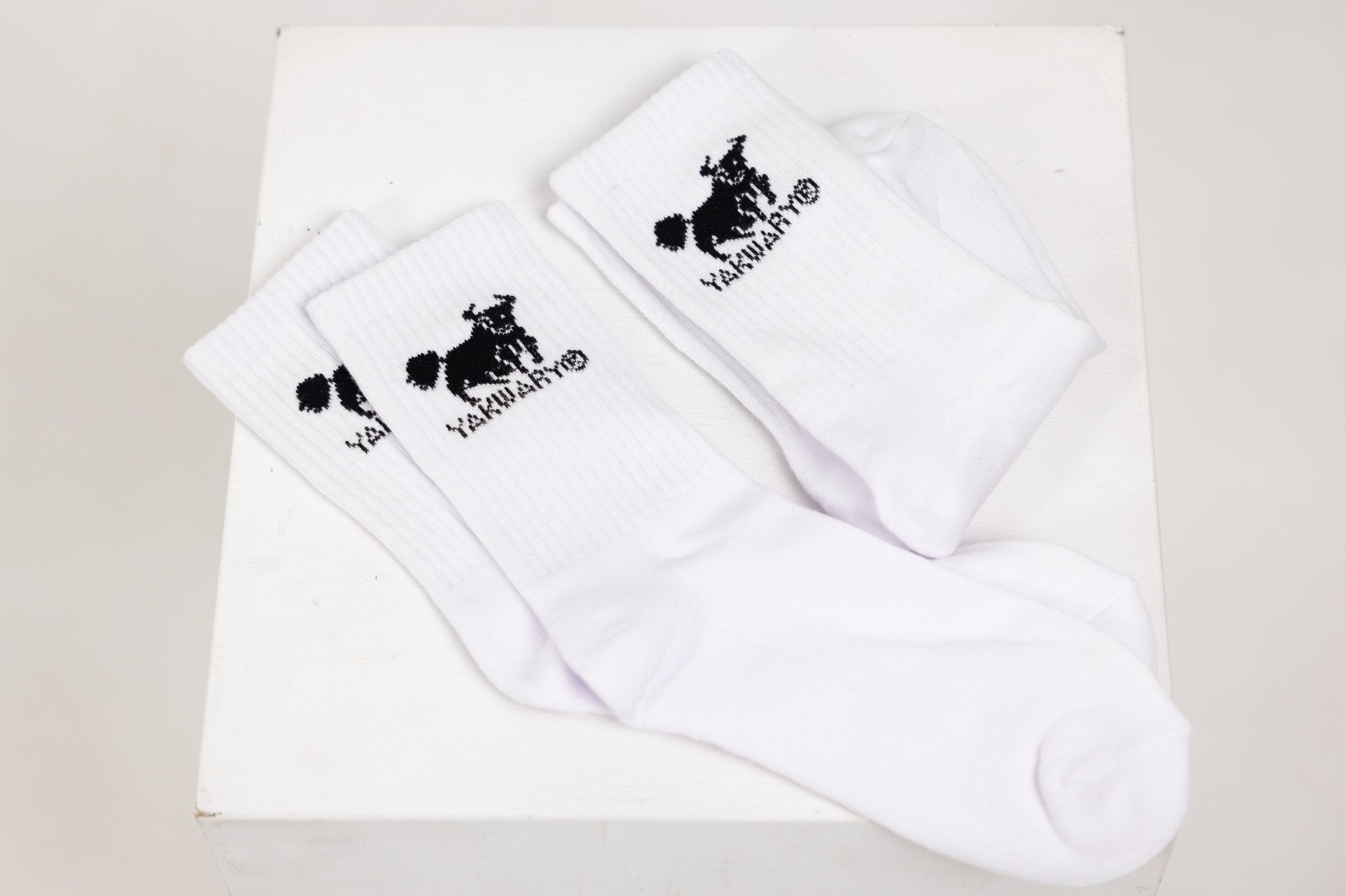 Sustainable Comfort: Why 100% Cotton Socks Make a Difference - YAKWARY®