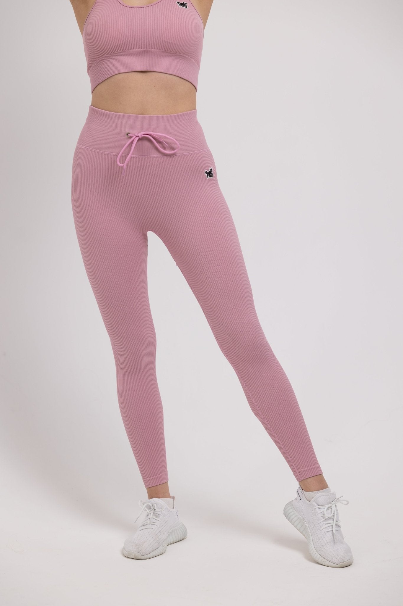 Redefine Everyday Comfort With Seamless Ribbed Wave Classic Leggings - YAKWARY®