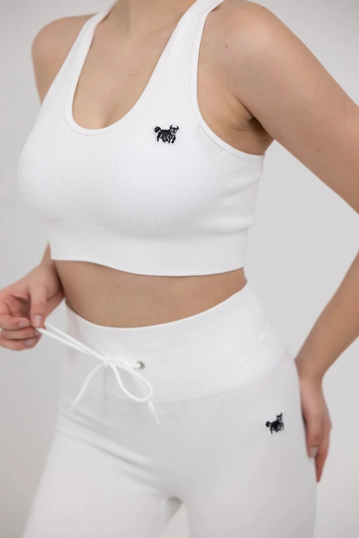 Seamless Ribbed Wave Sport-Bra Designed for Every Move - YAKWARY®